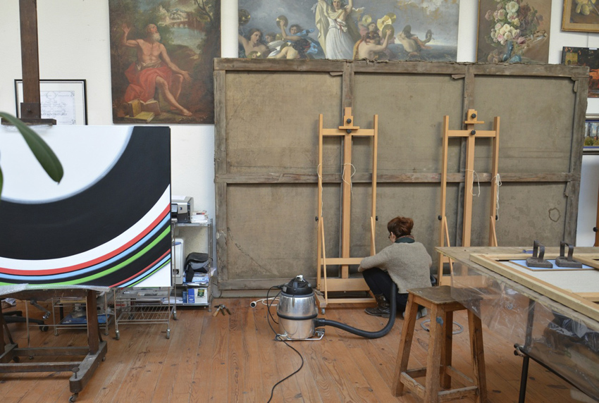 Atelier de restauration de tableaux à Lyon